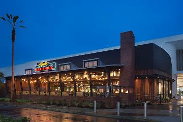Lucille's Smokehouse - Torrance, CA Exterior Patio
