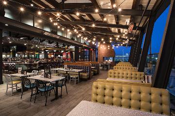 Lucille's Smokehouse - Torrance, CA - Patio Dining