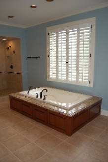  Renovated Master Bath Spa Tub
